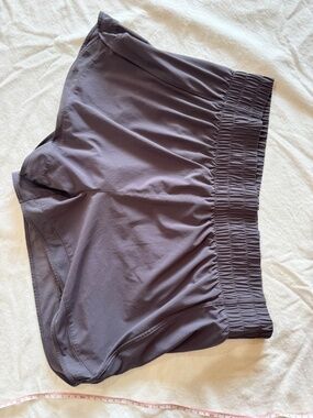 Athleta mesh racer run mid rise 4" short, Plum